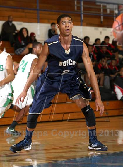 Thumbnail 2 in St. John Bosco vs. Eagle Rock (Blue Pride Classic) photogallery.