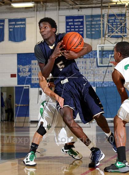 Thumbnail 2 in St. John Bosco vs. Eagle Rock (Blue Pride Classic) photogallery.