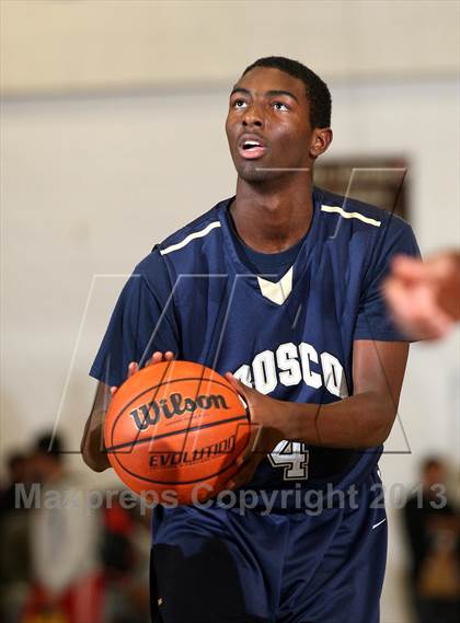 Thumbnail 1 in St. John Bosco vs. Eagle Rock (Blue Pride Classic) photogallery.