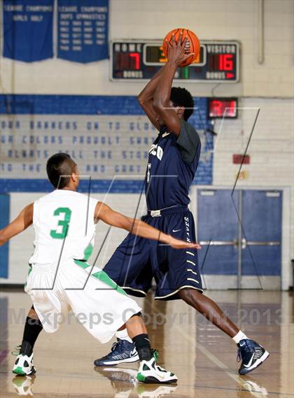 Thumbnail 1 in St. John Bosco vs. Eagle Rock (Blue Pride Classic) photogallery.