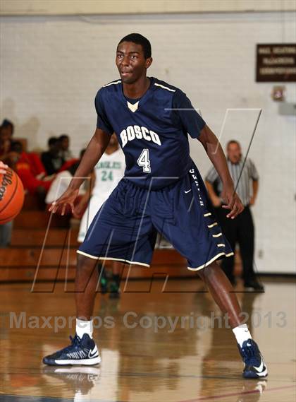 Thumbnail 3 in St. John Bosco vs. Eagle Rock (Blue Pride Classic) photogallery.