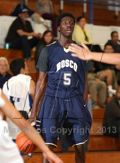 Thumbnail 3 in St. John Bosco vs. Eagle Rock (Blue Pride Classic) photogallery.