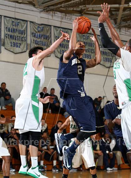 Thumbnail 3 in St. John Bosco vs. Eagle Rock (Blue Pride Classic) photogallery.