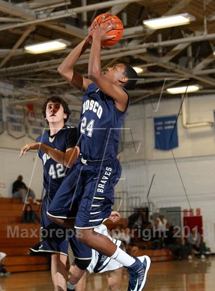 Thumbnail 2 in St. John Bosco vs. Eagle Rock (Blue Pride Classic) photogallery.
