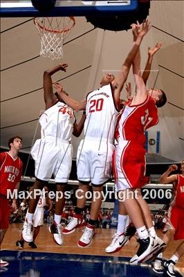 Thumbnail 2 in Westchester vs Mater Dei (Nike Extravaganza) photogallery.