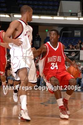 Thumbnail 2 in Westchester vs Mater Dei (Nike Extravaganza) photogallery.