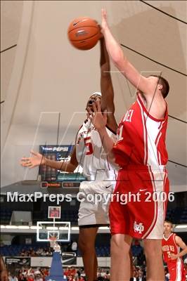 Thumbnail 3 in Westchester vs Mater Dei (Nike Extravaganza) photogallery.