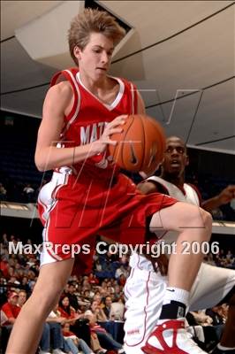 Thumbnail 3 in Westchester vs Mater Dei (Nike Extravaganza) photogallery.