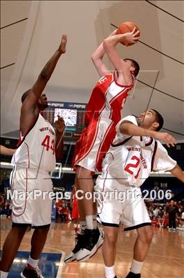 Thumbnail 2 in Westchester vs Mater Dei (Nike Extravaganza) photogallery.