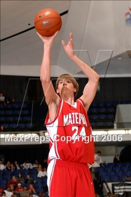 Thumbnail 3 in Westchester vs Mater Dei (Nike Extravaganza) photogallery.