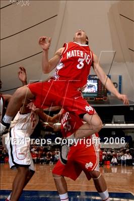 Thumbnail 2 in Westchester vs Mater Dei (Nike Extravaganza) photogallery.