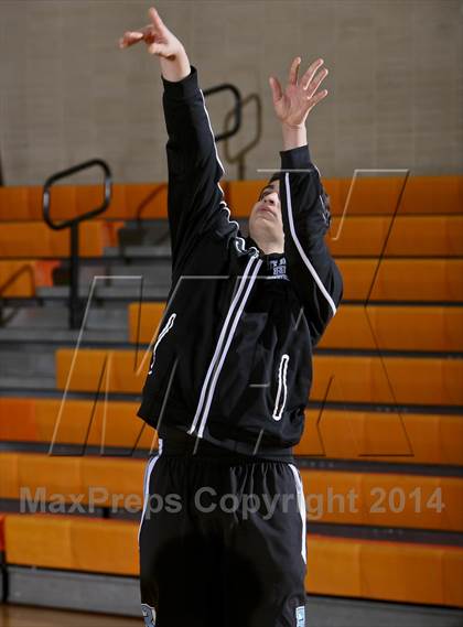 Thumbnail 3 in Harrison vs. Rye Neck (17th annual Mamaroneck Sound Shore Classic) photogallery.