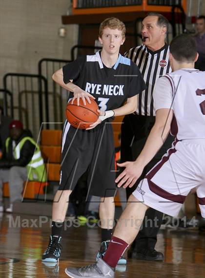 Thumbnail 3 in Harrison vs. Rye Neck (17th annual Mamaroneck Sound Shore Classic) photogallery.