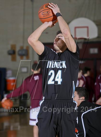 Thumbnail 3 in Harrison vs. Rye Neck (17th annual Mamaroneck Sound Shore Classic) photogallery.