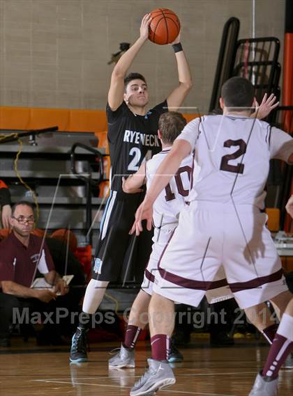 Thumbnail 2 in Harrison vs. Rye Neck (17th annual Mamaroneck Sound Shore Classic) photogallery.