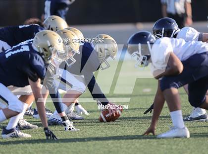 Thumbnail 2 in Notre Dame (SO) @ Loyola (Scrimmage) photogallery.