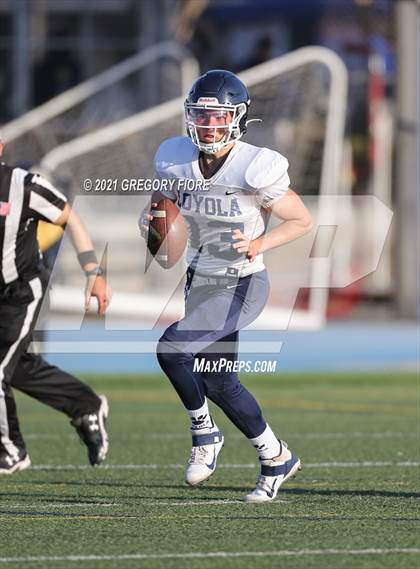 Thumbnail 1 in Notre Dame (SO) @ Loyola (Scrimmage) photogallery.