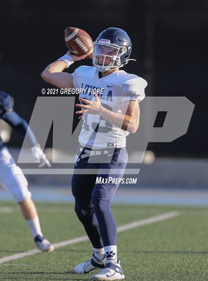 Thumbnail 1 in Notre Dame (SO) @ Loyola (Scrimmage) photogallery.