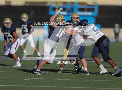 Thumbnail 2 in Notre Dame (SO) @ Loyola (Scrimmage) photogallery.