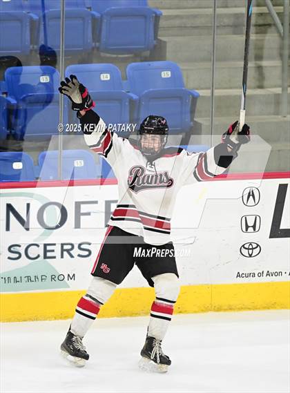 Thumbnail 3 in Notre Dame, WH vs. New Canaan (CIAC DI Semifinal) photogallery.