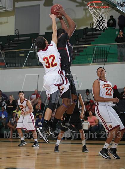Thumbnail 3 in JSerra Catholic vs. Cantwell-Sacred Heart (MLK Showcase) photogallery.