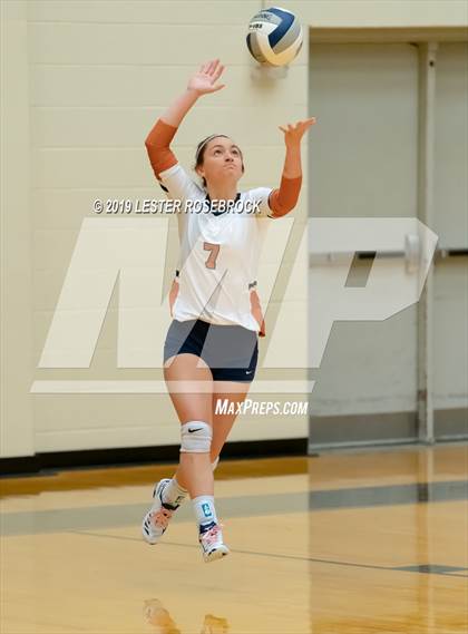 Thumbnail 2 in Caldwell vs. Fulshear (UIL 4A Regional Finals) photogallery.