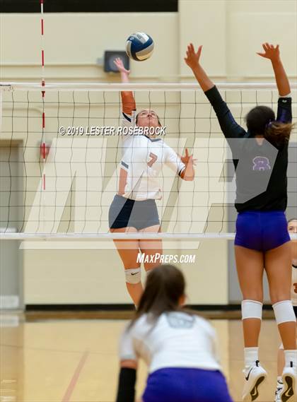 Thumbnail 1 in Caldwell vs. Fulshear (UIL 4A Regional Finals) photogallery.