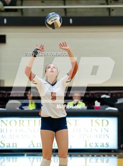 Thumbnail 1 in Caldwell vs. Fulshear (UIL 4A Regional Finals) photogallery.