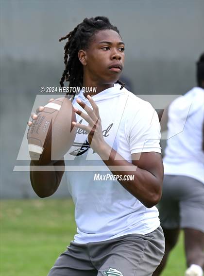 Thumbnail 2 in Inglewood vs. Cathedral Catholic (Battle At The Beach) photogallery.
