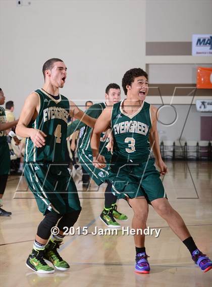 Thumbnail 3 in Laguna Hills vs. Evergreen (MaxPreps Holiday Classic) photogallery.