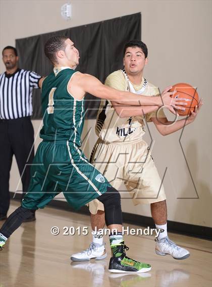 Thumbnail 3 in Laguna Hills vs. Evergreen (MaxPreps Holiday Classic) photogallery.