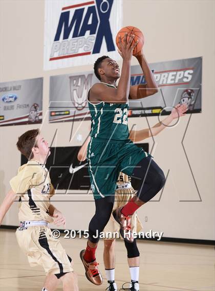 Thumbnail 3 in Laguna Hills vs. Evergreen (MaxPreps Holiday Classic) photogallery.