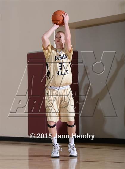 Thumbnail 3 in Laguna Hills vs. Evergreen (MaxPreps Holiday Classic) photogallery.