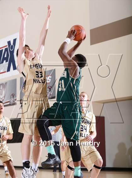 Thumbnail 1 in Laguna Hills vs. Evergreen (MaxPreps Holiday Classic) photogallery.