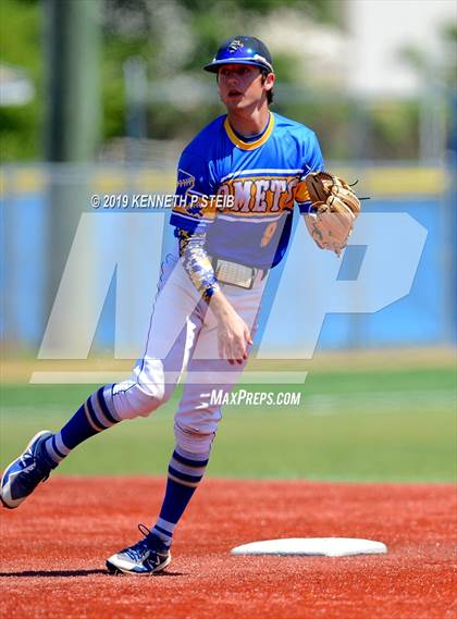 Thumbnail 3 in St. Michael @ St. Charles Catholic (LHSAA Division II Regional Playoff) photogallery.