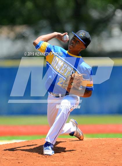Thumbnail 1 in St. Michael @ St. Charles Catholic (LHSAA Division II Regional Playoff) photogallery.