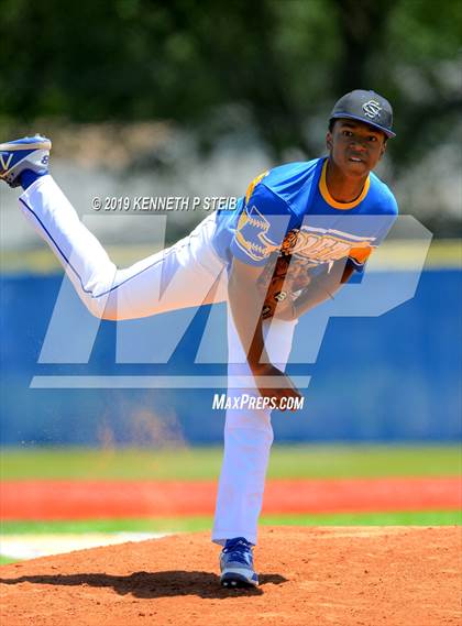 Thumbnail 2 in St. Michael @ St. Charles Catholic (LHSAA Division II Regional Playoff) photogallery.
