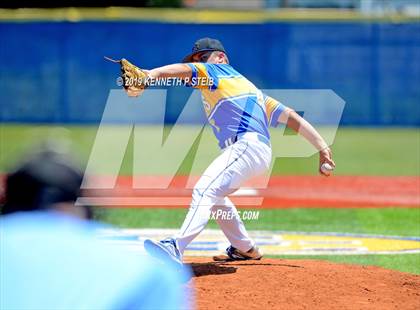 Thumbnail 3 in St. Michael @ St. Charles Catholic (LHSAA Division II Regional Playoff) photogallery.