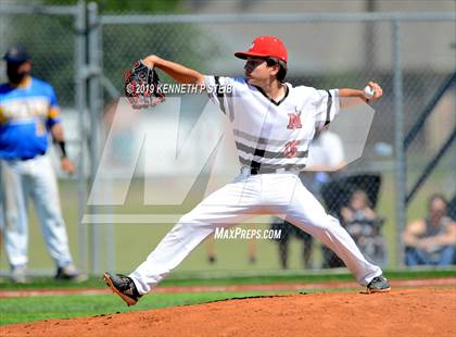 Thumbnail 2 in St. Michael @ St. Charles Catholic (LHSAA Division II Regional Playoff) photogallery.
