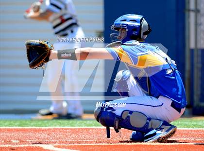 Thumbnail 2 in St. Michael @ St. Charles Catholic (LHSAA Division II Regional Playoff) photogallery.