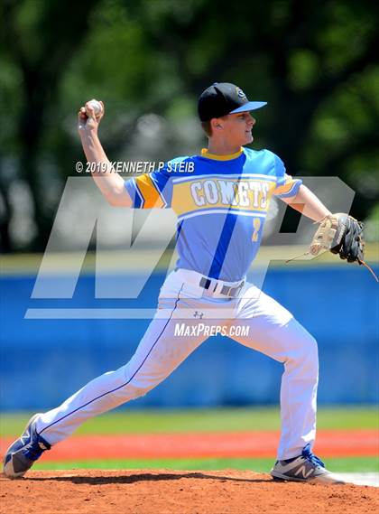 Thumbnail 1 in St. Michael @ St. Charles Catholic (LHSAA Division II Regional Playoff) photogallery.