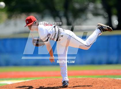 Thumbnail 3 in St. Michael @ St. Charles Catholic (LHSAA Division II Regional Playoff) photogallery.