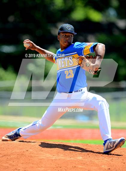 Thumbnail 3 in St. Michael @ St. Charles Catholic (LHSAA Division II Regional Playoff) photogallery.