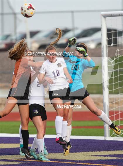 Thumbnail 3 in Holy Family vs. Mead photogallery.