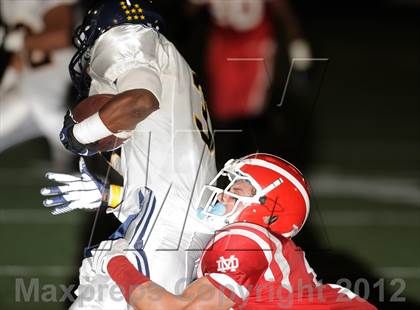 Thumbnail 2 in Mater Dei vs. Santa Monica photogallery.