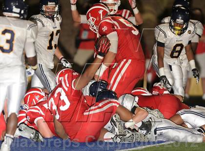 Thumbnail 3 in Mater Dei vs. Santa Monica photogallery.
