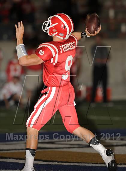 Thumbnail 3 in Mater Dei vs. Santa Monica photogallery.