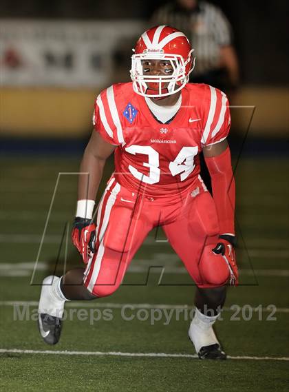 Thumbnail 1 in Mater Dei vs. Santa Monica photogallery.