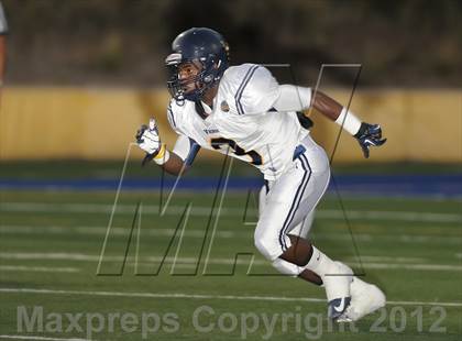 Thumbnail 2 in Mater Dei vs. Santa Monica photogallery.
