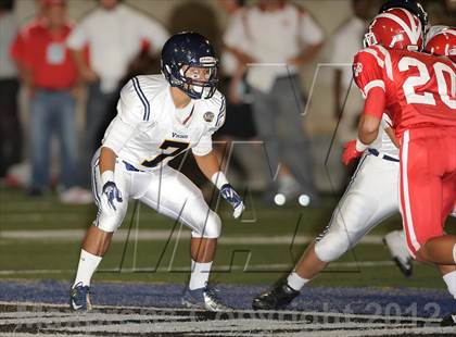Thumbnail 2 in Mater Dei vs. Santa Monica photogallery.